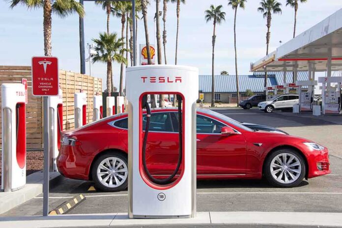 777484921 featured image tesla at charging station