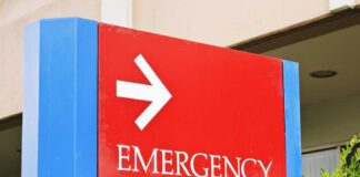Emergency sign with an arrow pointing right